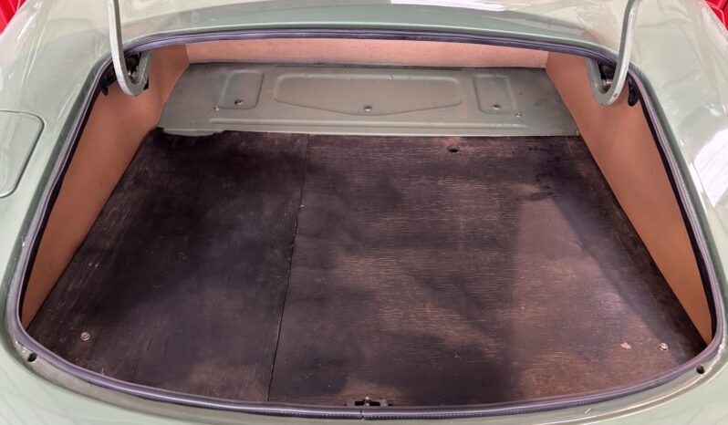 								1971 Jaguar XKE Series II Roadster full									