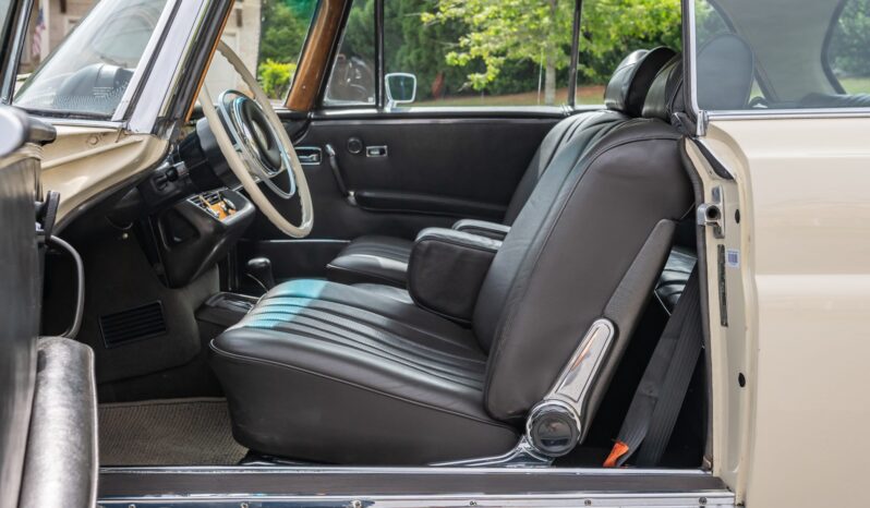 								1971 Mercedes-Benz 280SE 3.5 Coupe full									