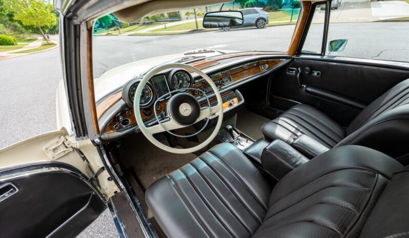 								1971 Mercedes-Benz 280SE 3.5 Coupe full									