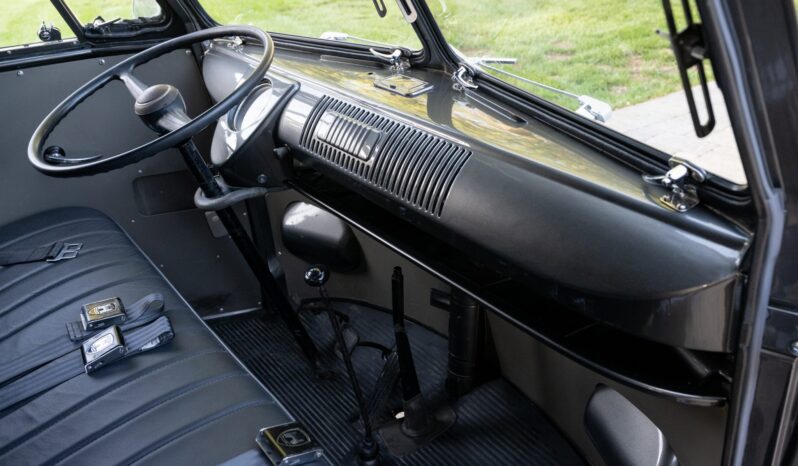 								1960 Volkswagen Type 2 Panel Van full									