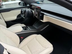 										2023 Tesla Model S Plaid full									