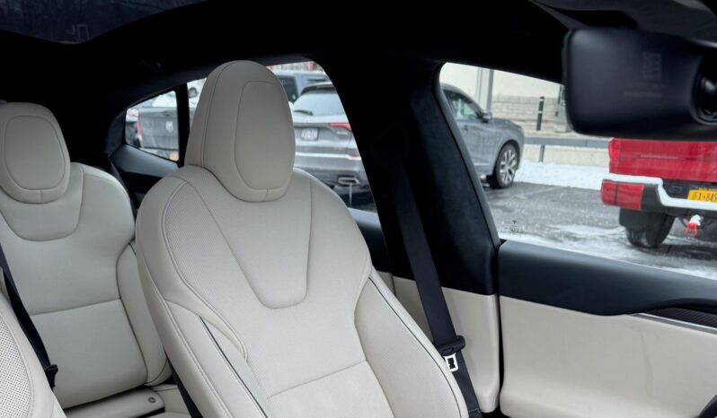								2023 Tesla Model S Plaid full									