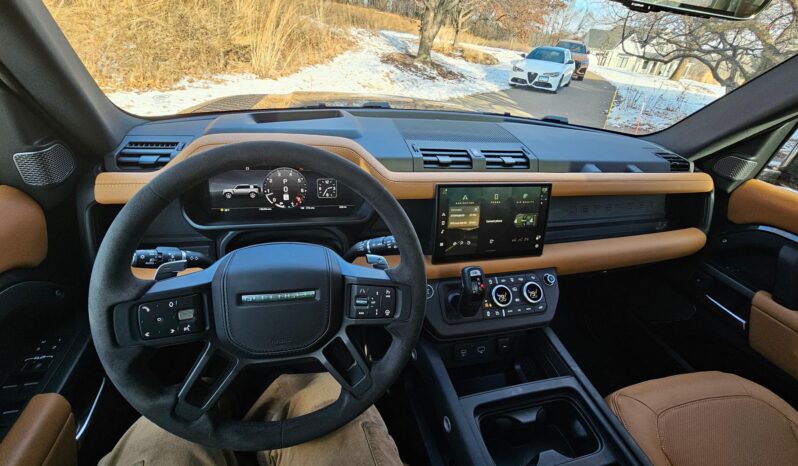 								2023 Land Rover Defender 110 V8 full									