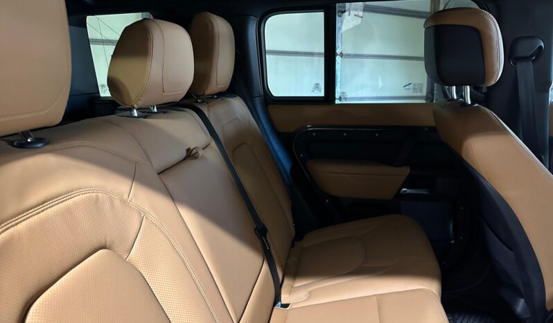 								2023 Land Rover Defender 110 V8 full									