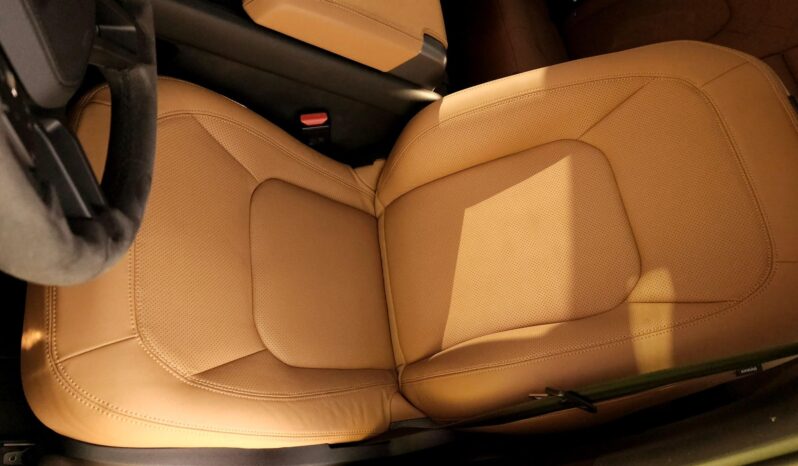 								2023 Land Rover Defender 110 V8 full									