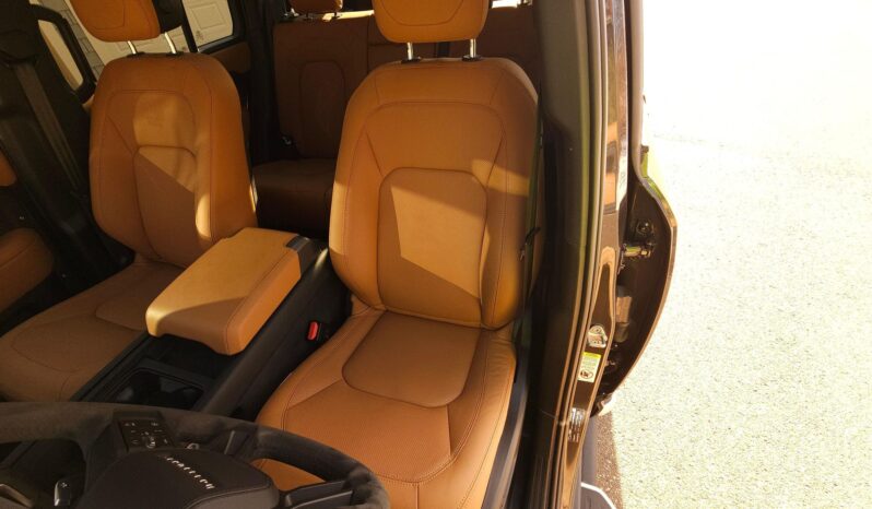 								2023 Land Rover Defender 110 V8 full									