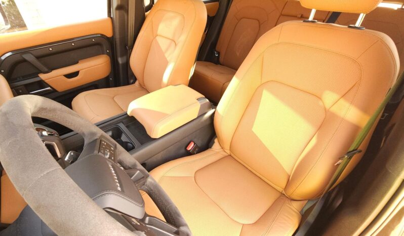 								2023 Land Rover Defender 110 V8 full									