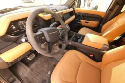 										2023 Land Rover Defender 110 V8 full									