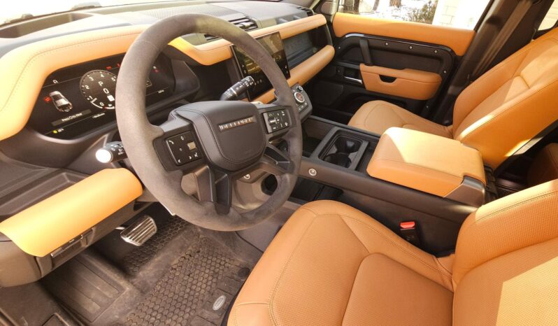 								2023 Land Rover Defender 110 V8 full									