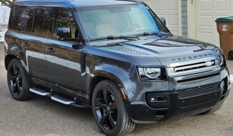 								2023 Land Rover Defender 110 V8 full									