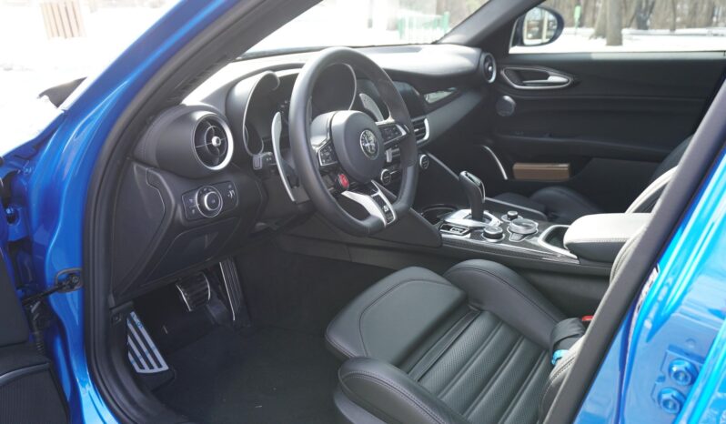								2023 Alfa Romeo Giulia Quadrifoglio full									