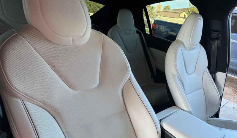 								2022 Tesla Model X Plaid full									