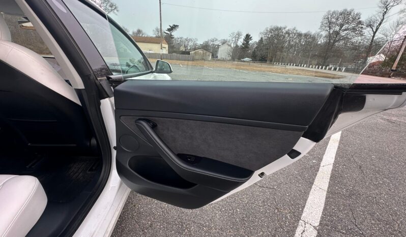 								2022 Tesla Model 3 Long Range AWD full									