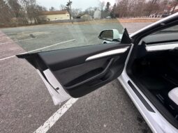 										2022 Tesla Model 3 Long Range AWD full									