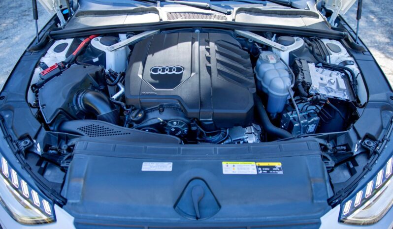 								2022 Audi A4 2.0T Quattro Sedan full									