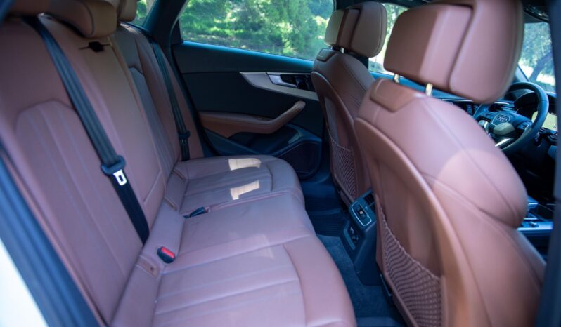 								2022 Audi A4 2.0T Quattro Sedan full									