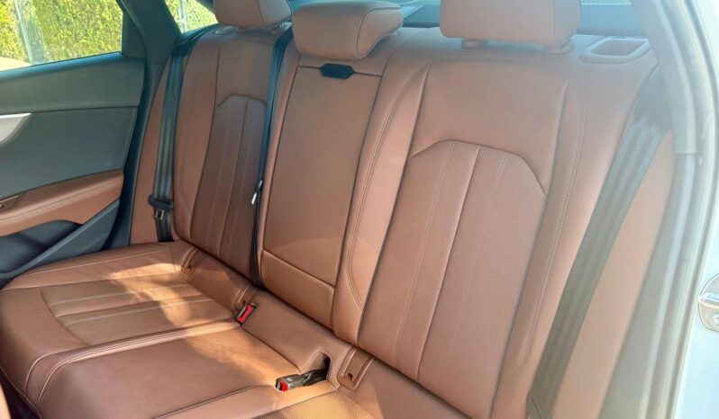 								2022 Audi A4 2.0T Quattro Sedan full									