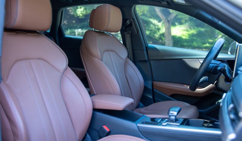 								2022 Audi A4 2.0T Quattro Sedan full									