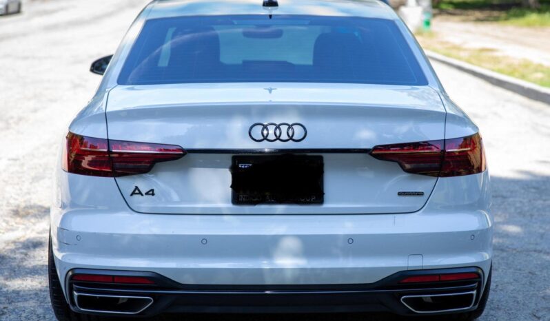 								2022 Audi A4 2.0T Quattro Sedan full									