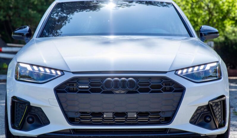 								2022 Audi A4 2.0T Quattro Sedan full									