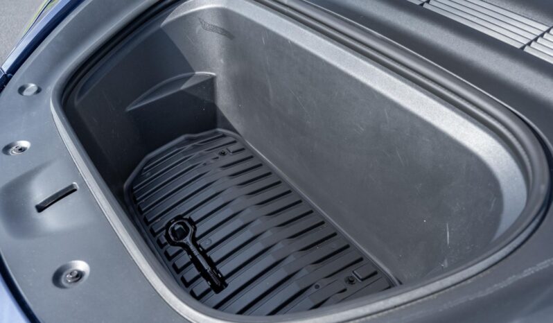 								2023 Tesla Model Y Long Range AWD full									