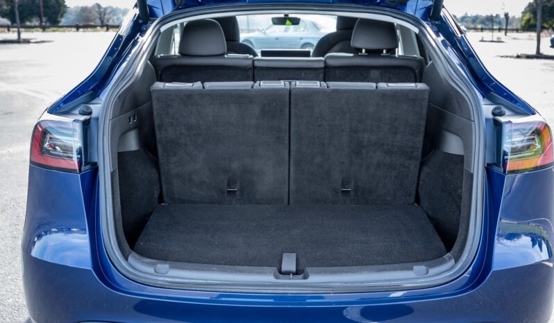 								2023 Tesla Model Y Long Range AWD full									