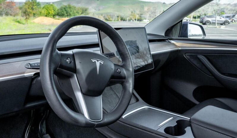 								2023 Tesla Model Y Long Range AWD full									
