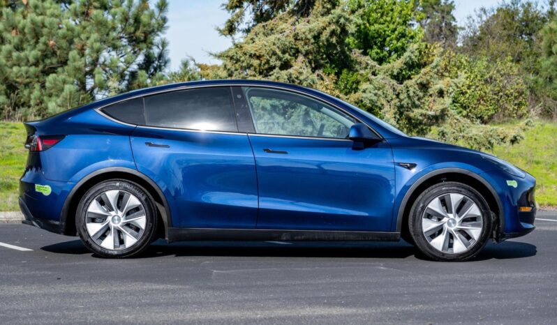 								2023 Tesla Model Y Long Range AWD full									