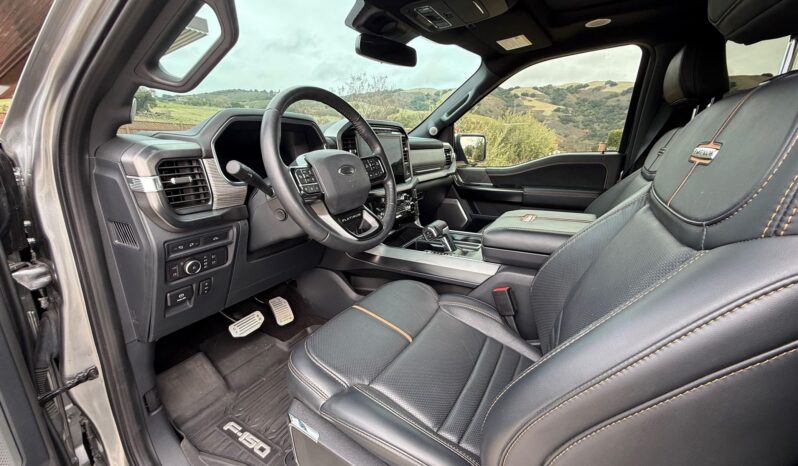 								2022 Ford F-150 Platinum 4×4 full									