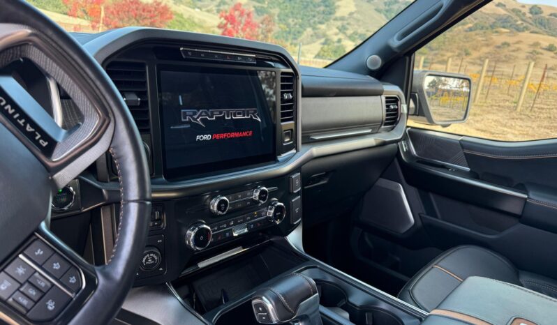 								2022 Ford F-150 Platinum 4×4 full									