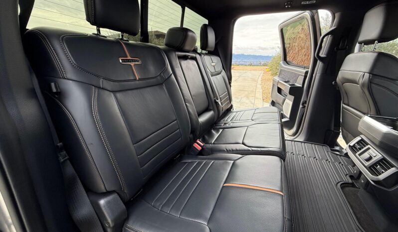 								2022 Ford F-150 Platinum 4×4 full									