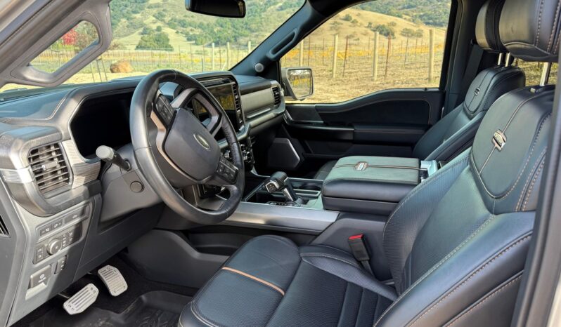 								2022 Ford F-150 Platinum 4×4 full									