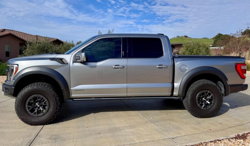 								2022 Ford F-150 Platinum 4×4 full									