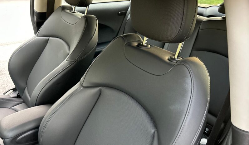 								2023 Mini Cooper S Hardtop full									