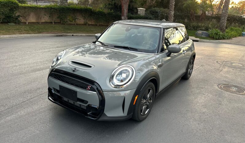 								2023 Mini Cooper S Hardtop full									