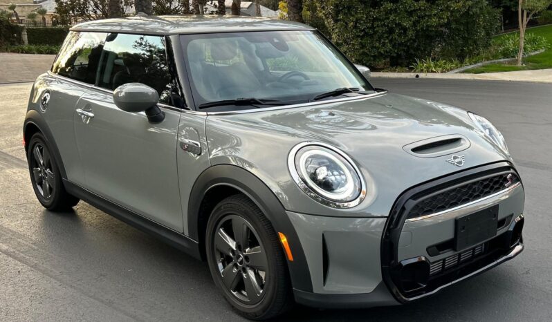 								2023 Mini Cooper S Hardtop full									