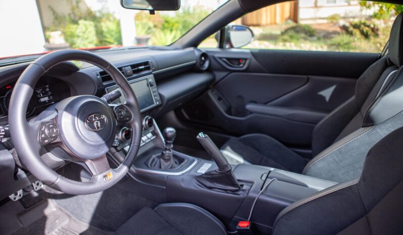 								2023 Toyota GR86 Premium full									