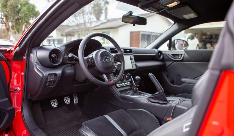 								2023 Toyota GR86 Premium full									