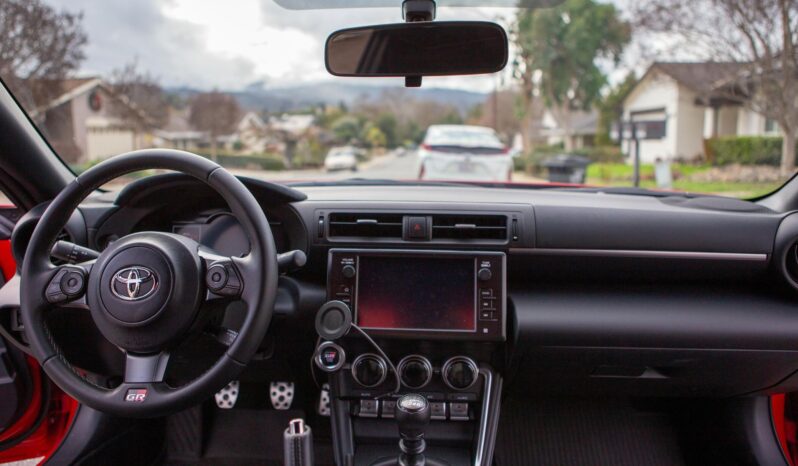 								2023 Toyota GR86 Premium full									