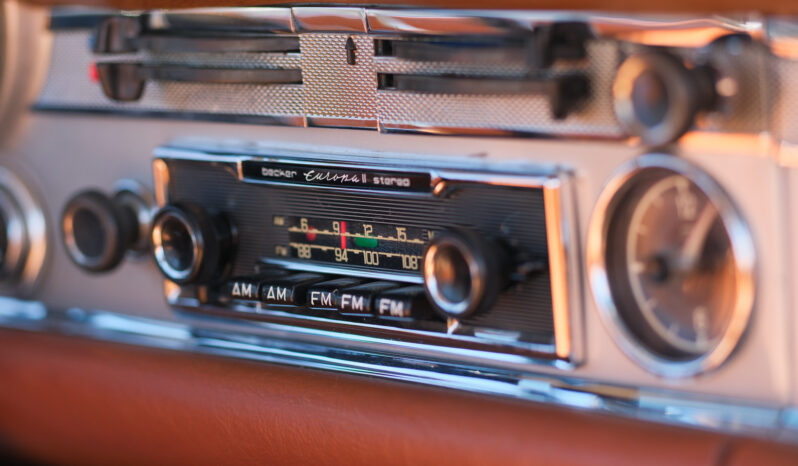 								1967 Mercedes-Benz 250SL 4-Speed full									