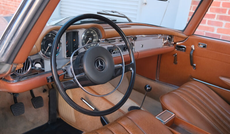 								1967 Mercedes-Benz 250SL 4-Speed full									