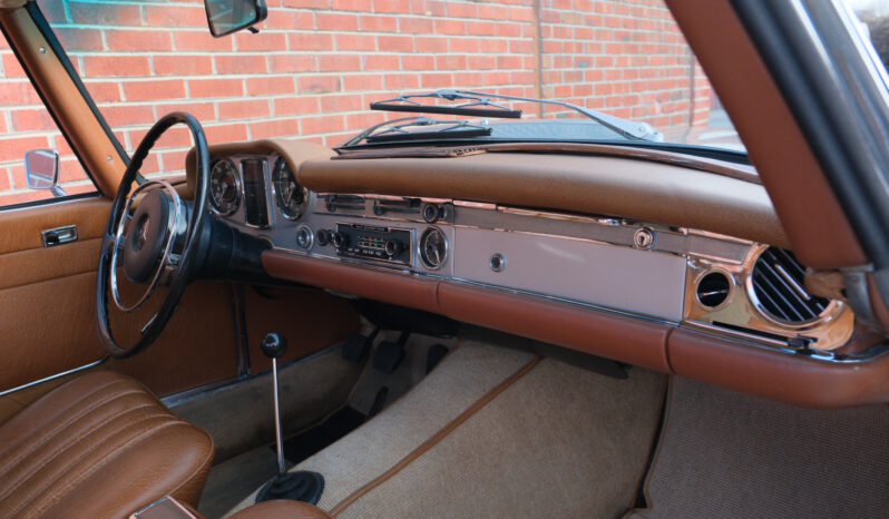 								1967 Mercedes-Benz 250SL 4-Speed full									