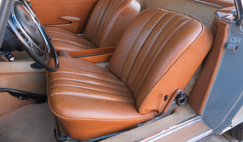 								1967 Mercedes-Benz 250SL 4-Speed full									