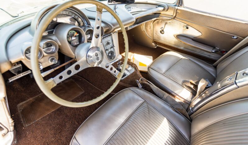 								1961 Chevrolet Corvette full									