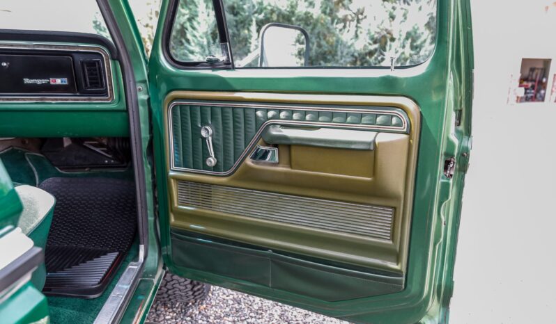 								1974 Ford F-250 Ranger XLT Highboy 4×4 5-Speed full									