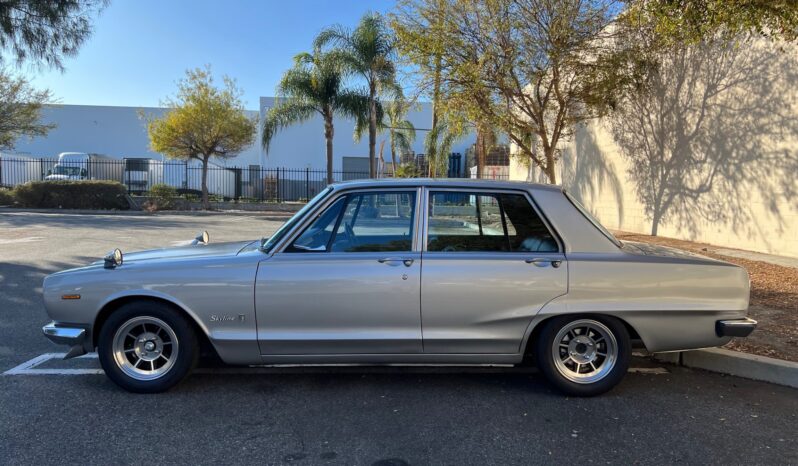 								1971 Nissan Skyline 2000GT Sedan 5-Speed full									