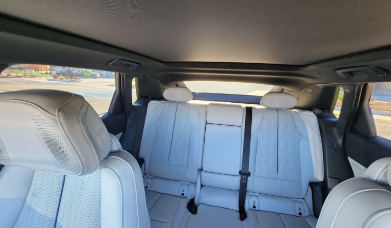 								2024 Cadillac Lyriq AWD Luxury 2 full									