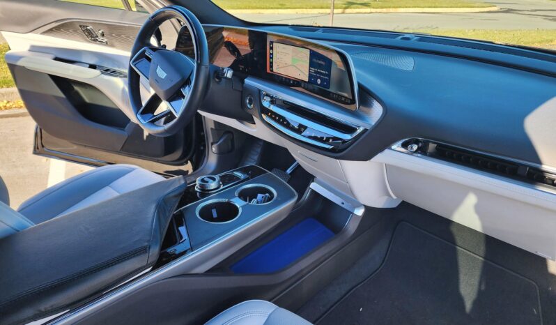 								2024 Cadillac Lyriq AWD Luxury 2 full									