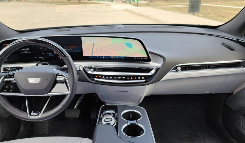 								2024 Cadillac Lyriq AWD Luxury 2 full									