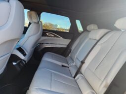 										2024 Cadillac Lyriq AWD Luxury 2 full									